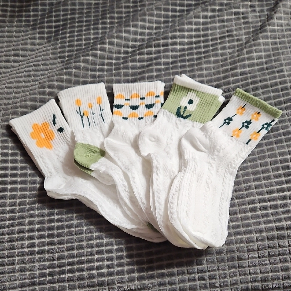 Floral Patterned White and Green Socks
